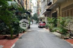 Cho thuê nhà nguyên căn khu chia lô văn phòng chính phủ liễu giai ba đình hà nội. giá 28 triệu