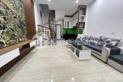 Nhà đẹp định công thượng cầu lủ dt40m2,giá nhỉnh 6 tỷ, oto đỗ cổng, hai thoáng.