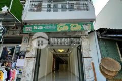 Chu vơ nơ ban nhà mặt tiền 1ty 250triệu cho thuê 9 triệutháng 3p ra chợ đệm bình chánh