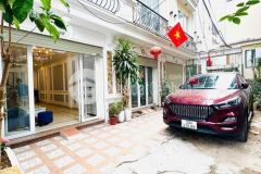 Bán nhà bát khối,cổ linh 4 tầng,40m oto 7 chỗ đỗ cửa giá 6 tỷ