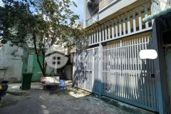 Nhà mới 2 tầng ngang 5m, đường ô tô rộng 6m, gần vincom lê văn việt, giá 5 tỷ 8