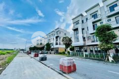 Bán nhanh shophouse 4 tầng, vừa ở vừa kinh doanh, sát chung cư, vị trí đẹp