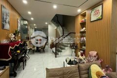 Nhà mặt tiền, ngay vincom dĩ an kinh doanh sầm uất, 3 tầng dtsd 250m² hàng hiếm