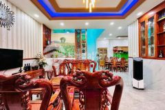 Nhà ngộp 3 tầng hxh nguyễn văn lượng ngang 6.2m 120m2 gần siêu thị lotte chỉ 11.6 tỷ.