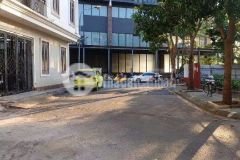 Phân lô gara vỉa hè lạc long quân, 5t giá 20 tỷ