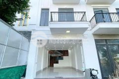 Cho thuê trệt 3 lầu mới đẹp sẵn nội thất kdc hồng loan 5c, ngay cầu trần hoàng na cái răng