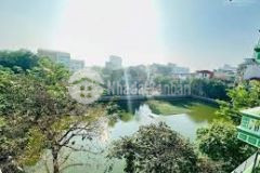 Bán gấp nhà mặt hồ tây sơn, ô tô, kinh doanhdt 160m2, 4 tầng, mt 8m, 32 tỷ