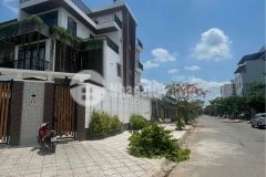 Bán biệt thự có sân vườn rộng 300m2 khu dân cư cao cấp trung tâm nam cần thơ