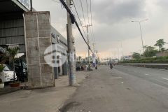 Bán gấp lô góc mặt tiền quốc lộ 1a dòng tiền cho thuê 90 triệutháng giáp tân phú