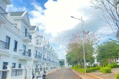 Biệt thự song lập đường tường vi 2 mặt tiền trước sau