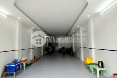 Cho thuê nhà mới trệt 2 lầu sân thượng mặt tiền đường bùi quang trinh trục chính kdc 586