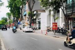 Bán nhà mặt phố đường bưởi, ba đình, 180m2 x 3t. mt 15m, 72 tỷ, vỉa hè rộng, kd đỉnh.