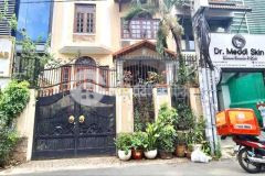 Bán nhà mặt tiền 11bis trần doãn khanh. đakao.q1