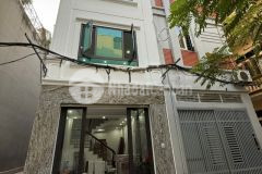 Bán nhà phố trạm,long biên 5 tầng, 42m,mt4m,sát oto gần 8 tỷ.