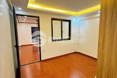 Bán gấp căn hộ tập thể nam đồng đống đa nhà đẹp ở luôn, ô tô đỗ cầu thang, thoáng trước sau