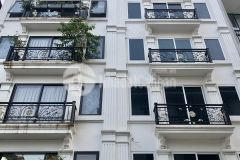 Cầu giấy, 7 tầng phân lô, thang máy, kinh doanh, 2 ô tô tránh đỗ ngày đêm. lh 0856278133