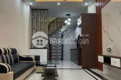 Bán nhà gấp đường lạc long quân, dt 43mx5 tầng, gần phố,giá 7.8 tỷ.