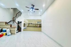 Bán gấp nhà phố quan nhân, thanh xuân, nhà đẹp ở luôn, mặt tiền rộng, ngõ thông, ba gác tránh