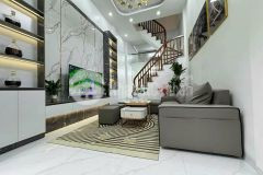 Bán gấp nhà lạc long quân, cách đường ô tô 20m,dt 44mx5 tầng. giá 7.7 tỷ.