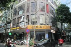 Ngộp bank bán gấp lô góc mặt phố nguyễn quý đức gần phố nguyễn trãi 85m2 chỉ 25.2 tỷ. 0989626116