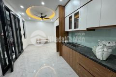 Bán nhà phúc lợi 30m 5tầng mt 7,5m giá 4,1tỷ