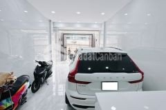 Bán nhà mặt tiền q5 ngang 4m nhà mới thang máy 6pn sổ vuông gần chợ giá tốt