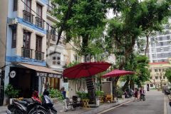Bán nhà ngõ 68 cầu giấy 48m2, 3t, mt5.2m view hồ quận ủy vỉa hè đường rộng 10m