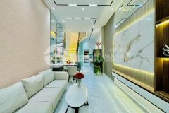 Bán nhà quận 4 dưới 4 tỷ đường nguyễn tất thành 5 tầng 6 phòng ngủ nhà mới ở ngay 3.85 tê