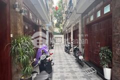 Bán nhà long biênlàng nha 30m 5tầng mt 3,6m giá 5,7tỷ