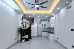 Chỉ 4.3 tỷ 28m2 khương trung 3 ngủ nhà đẹp ở ngay kinh doanh ô tô đầu tư 0983458219