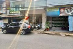 Cần bán căn nhà 126m2 kinh doanh ở hóc môn giá 820 triệu.