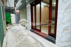 Bán nhà cự khối 30m 5tầng mt 3,9m giá 4,6tỷ