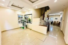 Nhà phố viên, lê văn hiến, 58m, 8.5 tỷ, ô tô, sát phố, ngõ thông, kinh doanh.