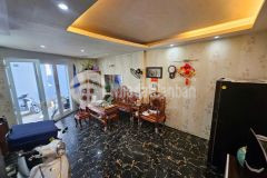 151trm2, 34m2, 5 tầng, phố nguyễn văn cừ, long biên, ở luôn.