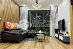 Chú em cần bán căn 2n 1n, tòa n04, diện tích 80m2 giá 5.7 tỷ berriver jardin long biên