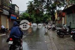 Bán nhà đông thiên, siêu lung linh, mec đỗ cửa,kinh doanh sầm uất, 37m2 nhô 3,1 tỷ.