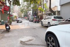 Bán đất tặng nhà lõi bồ đề 80m, mt5m, nở hậu, ô tô, thông số đẹp, an sinh tuyệt vời.