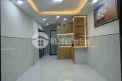 Nhà p5 q5 sát mặt tiền trần hưng đạo nhà mới 3 tầng 3pn chủ gấp bán. 0902493390