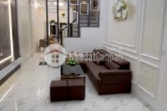 Cho thuê nhà đẹp ngõ ba gác đường cầu giấy 45m, 4t giá 15tr, 4n3vs, kd online, nhóm, gd