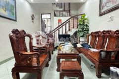 Cho thuê nhà 2,5 tầng đẹp ngõ ô tô thông thoáng phố vương thừa vũ