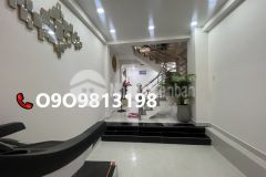 Nhà quận 1 bán nhanh shr 5 tầng ở ngay tiếp khách thiện chí.