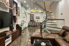 12 tỷ, 60m2, phố hoàng như tiếp, long biên, ô tô qua.