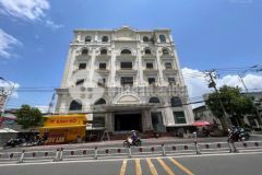 Cần bán toà nhà lô góc 2 mặt tiền 307 309 lê văn quới q.bình tân 2056m2. lh0932310313.