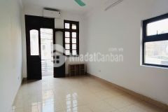 Nhà đẹp ngõ thông 2 thoáng ôtô tránh kinh doanh. gía 6.6 tỷ.