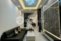 Bán nhà giáp bát hoàng mai, 38m2, gia hơn 7 tỷ,10m ra oto,ngo thông