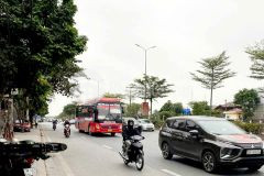 Ô tô, kinh doanh, 30m2, 133trm2, đường nguyễn văn linh, long biên.