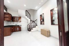 Đội cấn, ngõ nông, 15m oto tránh nhau, 21m2, nhà đẹp ở luôn, ngõ thông, vài bước hồ tây