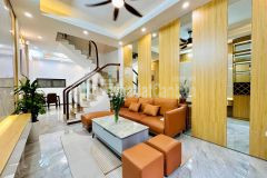 Bán nhà 4 tầng đẹp tặng full nội thất, ngõ thông, gần đường ô tô, phố đại từ hoàng mai.