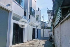 Bán nhà hxh,5 phòng ngủ ngay kha vạn cân,hoàn công đầy đủ.giá chỉ từ 8,3 tỷ.lh 0779893280