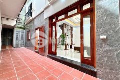 Bán nhà ngọc lâm 41m 5tầng mặt tiền 8,5m giá 7,x tỷ